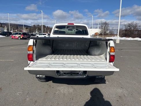 Used 2004 Toyota Tacoma 4x4 Xtracab V6 image 14