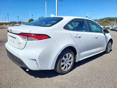 Used 2024 Toyota Corolla LE image 22