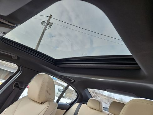 Used 2023 BMW 330i xDrive Sedan w/ Driving Assistance Package image 14