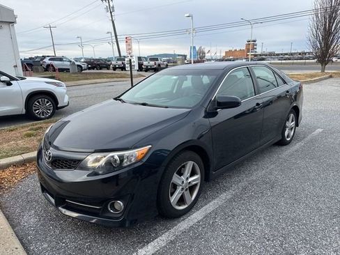 Used 2013 Toyota Camry SE image 4