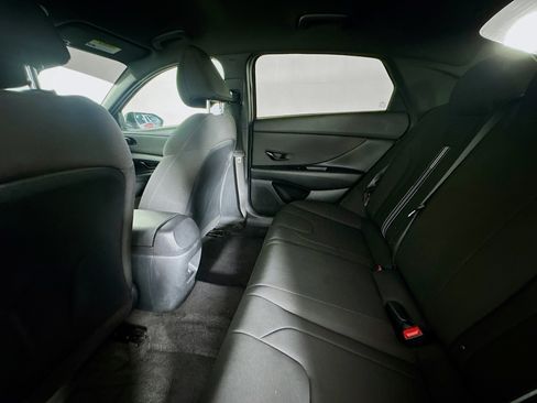Used 2025 Hyundai Elantra Sport FWD image 23