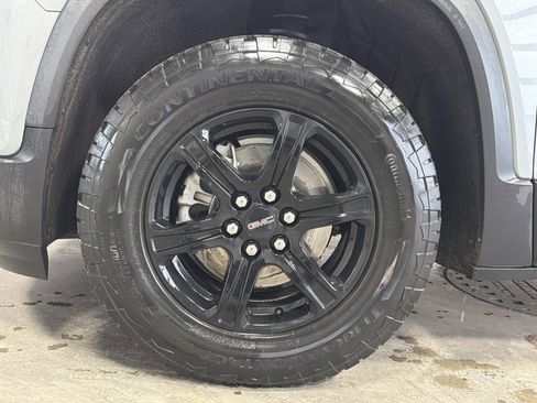 Used 2023 GMC Acadia AT4 w/ Preferred Package image 5