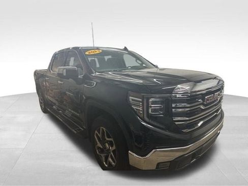 Used 2023 GMC Sierra 1500 SLT w/ SLT Premium Package AWD/4WD image 3