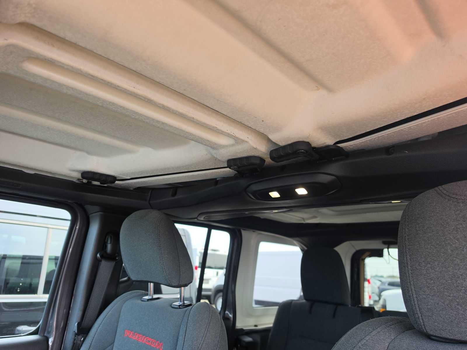 Used 2025 Jeep Wrangler Unlimited Rubicon w/ Convenience Group AWD/4WD image 15