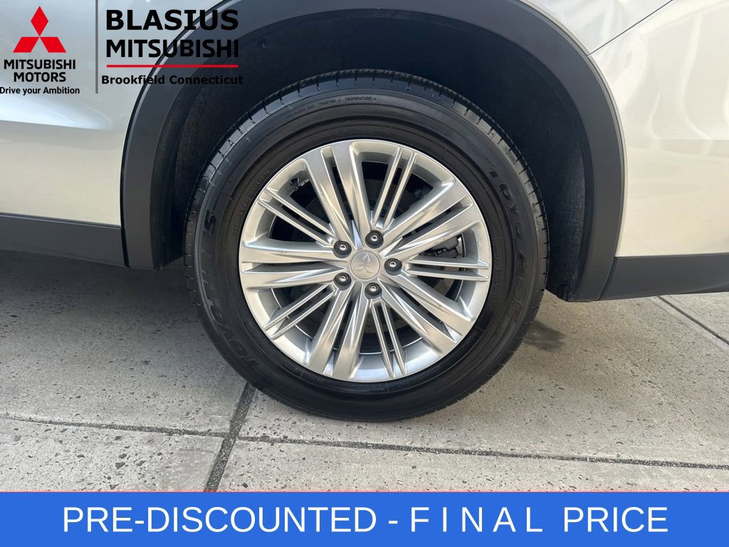 Used 2025 Mitsubishi Outlander ES AWD/4WD image 7