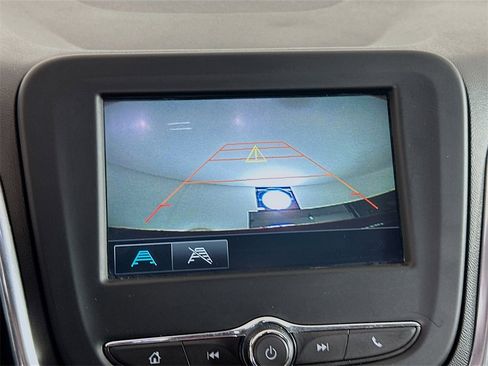 Used 2018 Chevrolet Equinox LT image 13