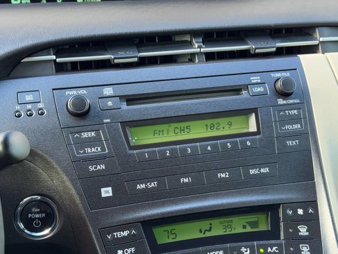 Used 2011 Toyota Prius Three image 16