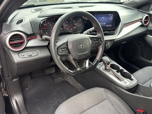 Used 2024 Chevrolet Trax RS image 10