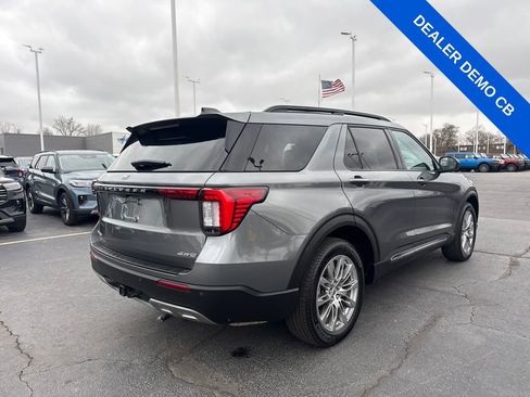 Used 2025 Ford Explorer Active w/ Active Comfort Package image 6