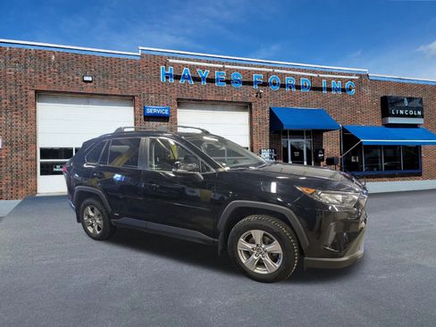 Used 2022 Toyota RAV4 LE image 3