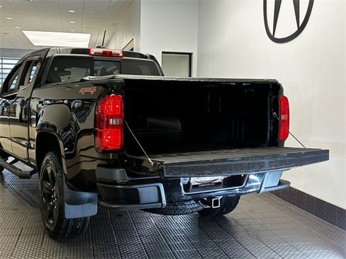 Used 2016 Chevrolet Colorado LT w/ Midnight Edition image 25