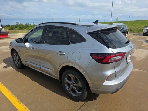 Used 2024 Ford Escape ST-Line w/ Tech Pack #1 AWD/4WD image 7