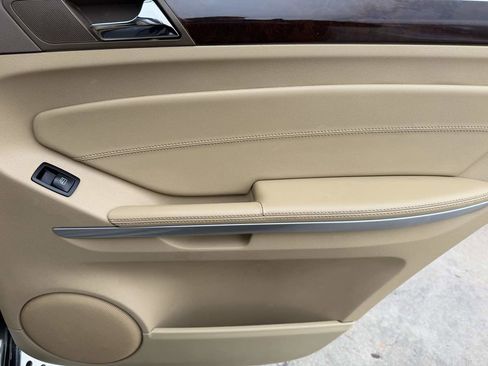 Used 2011 Mercedes-Benz GL 450 4MATIC image 22