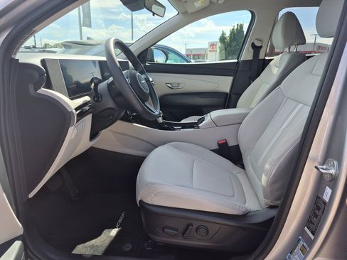 Used 2025 Hyundai Tucson SEL AWD/4WD image 17