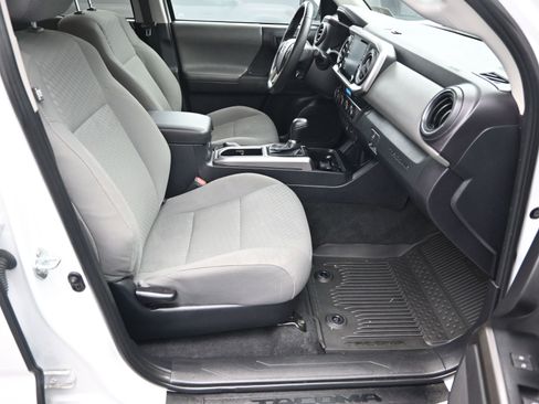 Used 2023 Toyota Tacoma SR5 w/ Technology Package image 29