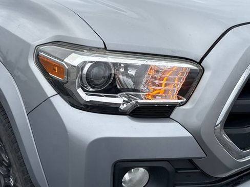 Used 2017 Toyota Tacoma SR5 w/ Tow Package image 12