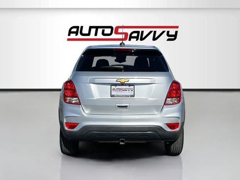 Used 2022 Chevrolet Trax LS w/ Tint and Cruise Package FWD image 6