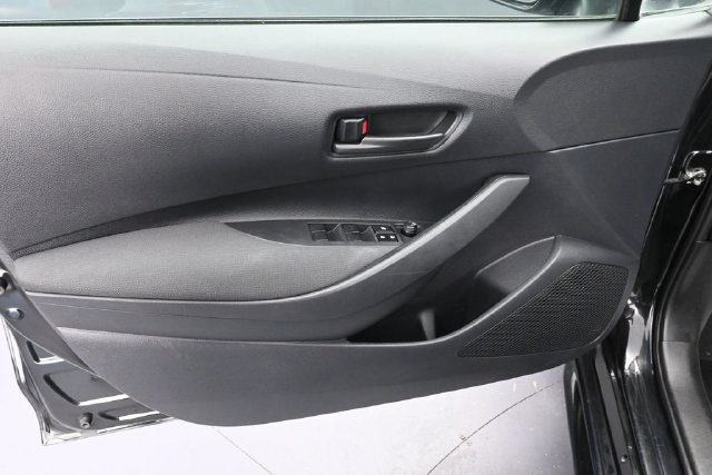 Used 2025 Toyota Corolla LE FWD image 25
