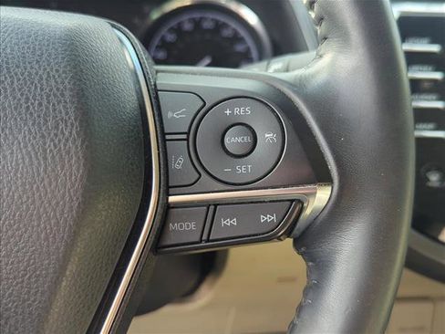 Used 2019 Toyota Camry XLE FWD image 14