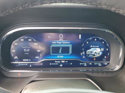 Used 2024 Chevrolet Suburban Z71 w/ Luxury Package image 46