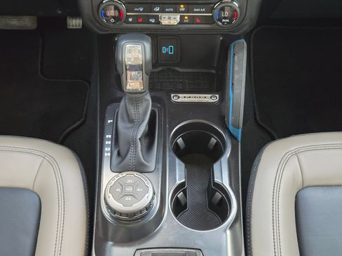 Used 2024 Ford Bronco Wildtrak AWD/4WD image 19