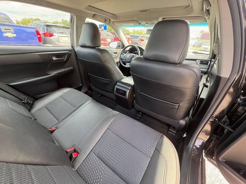 Used 2015 Toyota Camry SE w/ Moonroof Package FWD image 24