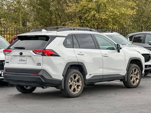 Used 2023 Toyota RAV4 AWD Hybrid image 4