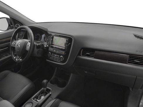 Used 2018 Mitsubishi Outlander SEL image 16