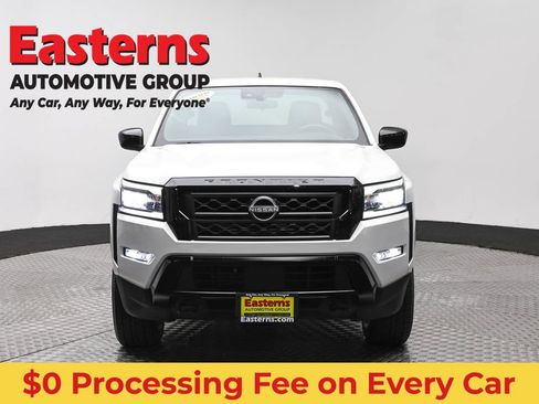 Used 2023 Nissan Frontier SV w/ Midnight Edition Package AWD/4WD image 2