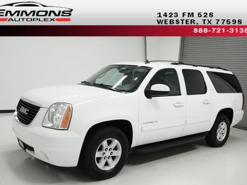 Used 2014 GMC Yukon XL SLT image 1