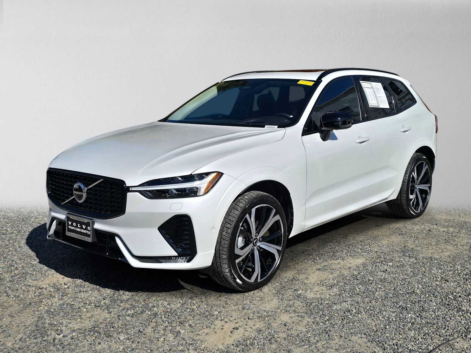 Used 2024 Volvo XC60 B5 Ultimate w/ Protection Package Premier AWD/4WD image 7