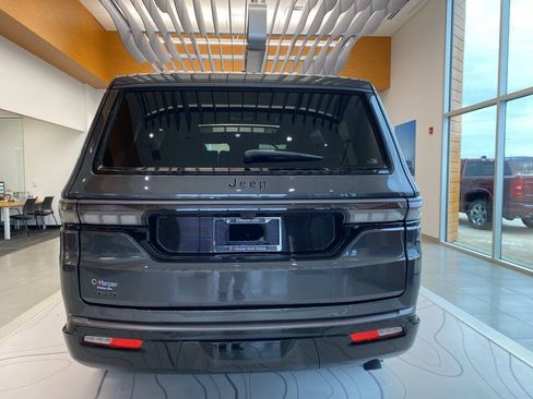 New 2026 Jeep Grand Wagoneer Limited w/ Premium Group II AWD/4WD image 3