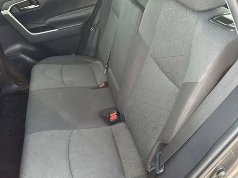 Used 2021 Toyota RAV4 XLE w/ Convenience Package FWD image 16