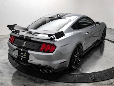 Used 2022 Ford Mustang Shelby GT500 w/ Carbon Fiber Track Pack RWD image 21