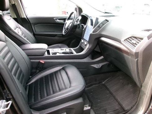 Certified 2023 Ford Edge SEL w/ Convenience Package image 3