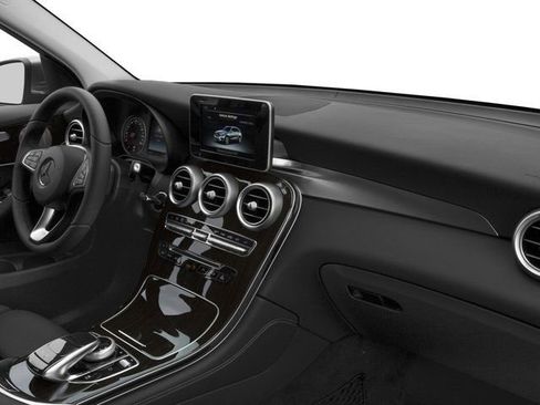 Used 2017 Mercedes-Benz GLC 300 4MATIC image 16