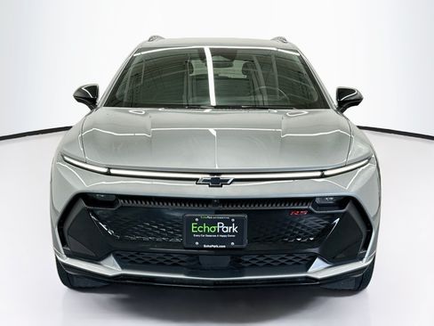 Used 2024 Chevrolet Equinox EV RS FWD image 2