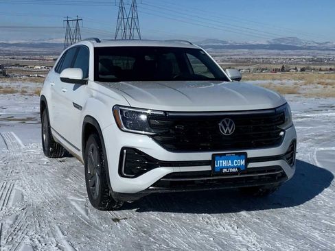 Used 2024 Volkswagen Atlas Cross Sport SEL R-Line image 3