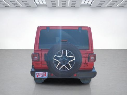 Used 2025 Jeep Wrangler Unlimited Sahara AWD/4WD image 5