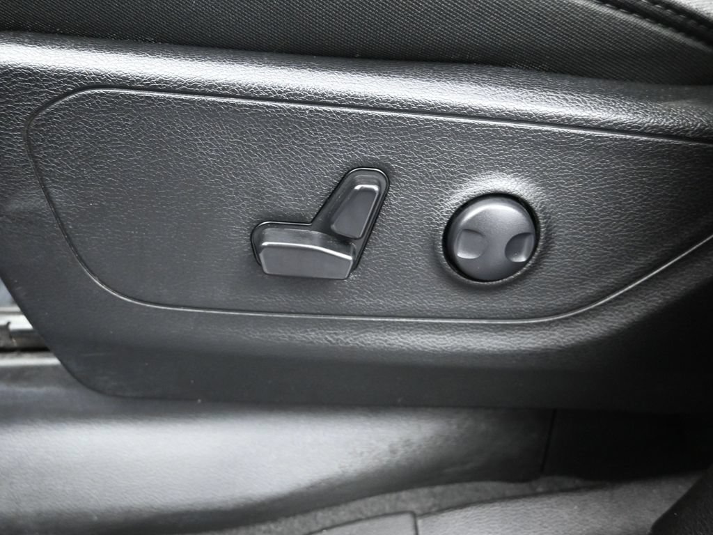 Used 2025 RAM 1500 Big Horn AWD/4WD image 12