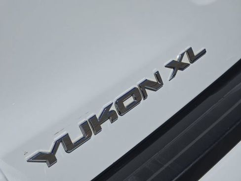 Used 2020 GMC Yukon XL SLT w/ Open Road Package image 12