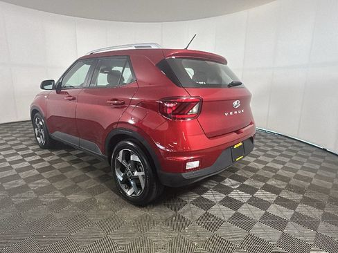 Used 2025 Hyundai Venue SEL FWD image 6