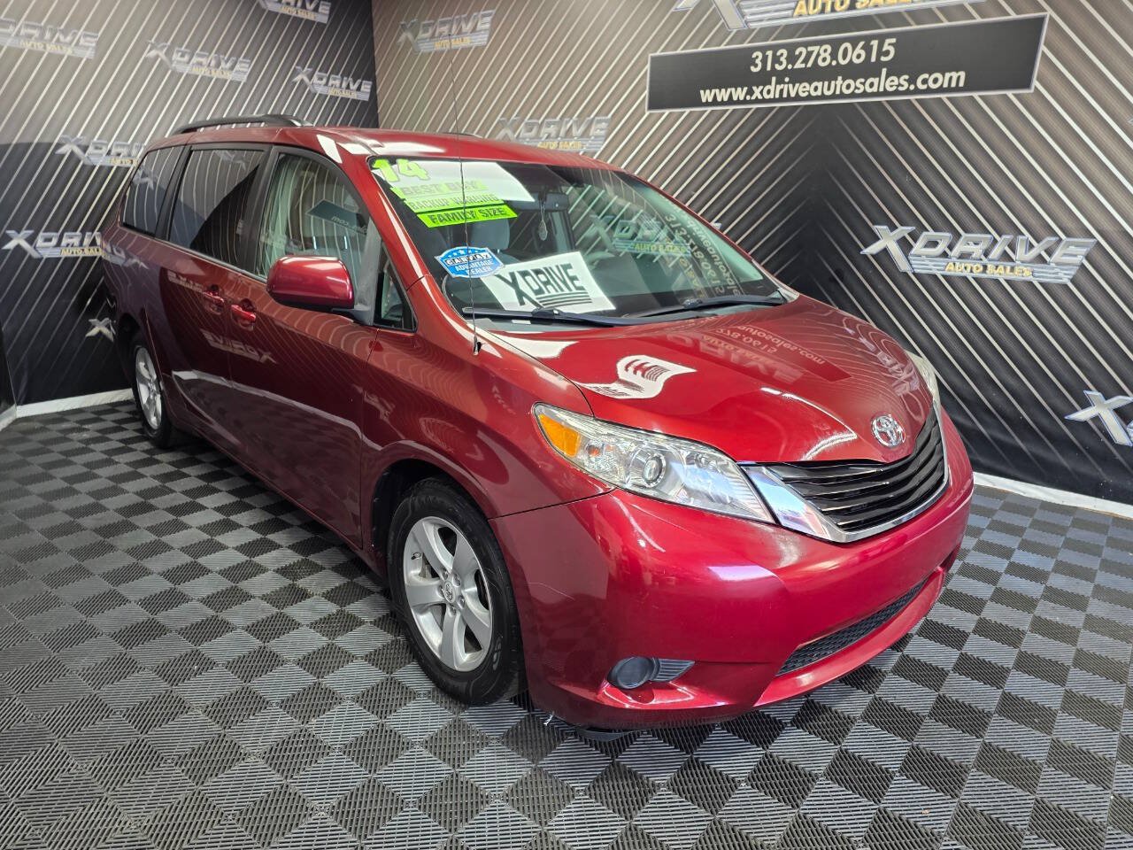 Used 2014 Toyota Sienna LE FWD image 7
