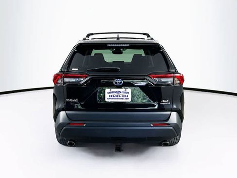 Used 2022 Toyota RAV4 XLE w/ Convenience Package AWD/4WD image 5