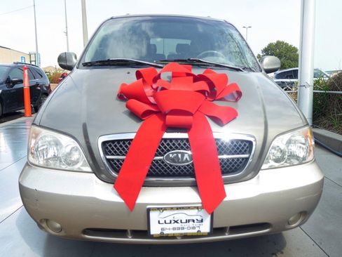 Used 2004 Kia Sedona LX FWD image 5