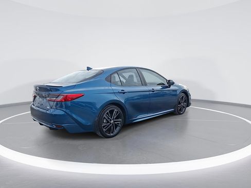 Used 2025 Toyota Camry XSE image 10