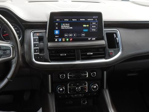 Used 2021 Chevrolet Suburban Z71 w/ Luxury Package AWD/4WD image 16