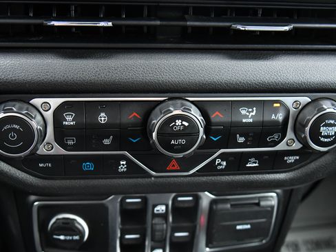 Used 2024 Jeep Wrangler Willys image 26