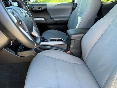 Used 2017 Toyota Tacoma SR5 w/ Tow Package image 9