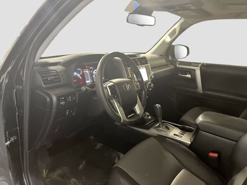 Used 2024 Toyota 4Runner SR5 Premium w/ Moonroof Package AWD/4WD image 9